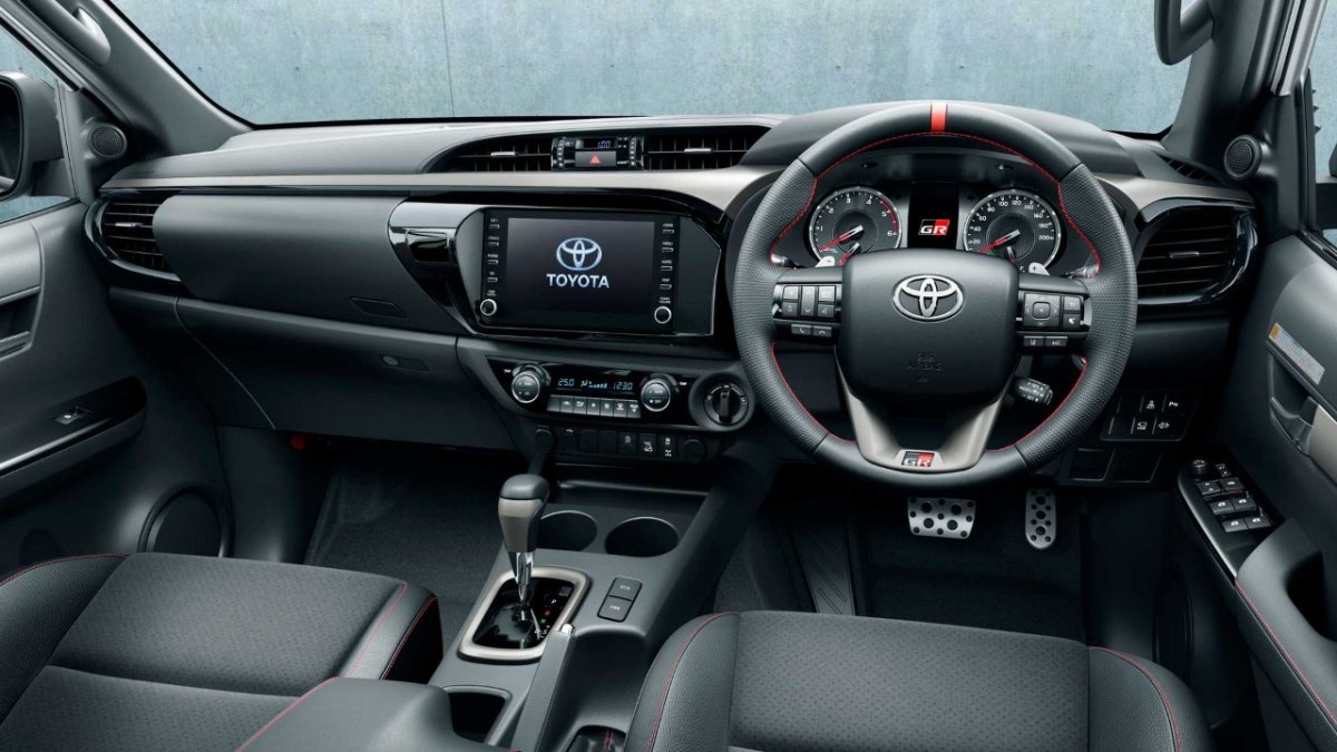 [Toyota Hilux GR Sport chega ao Japão com promessa de lançamento no Brasil ]