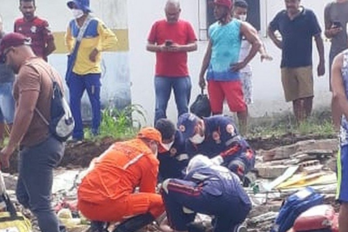 [Homem morre após ser atingido por um muro em Itabuna, no sul da Bahia]