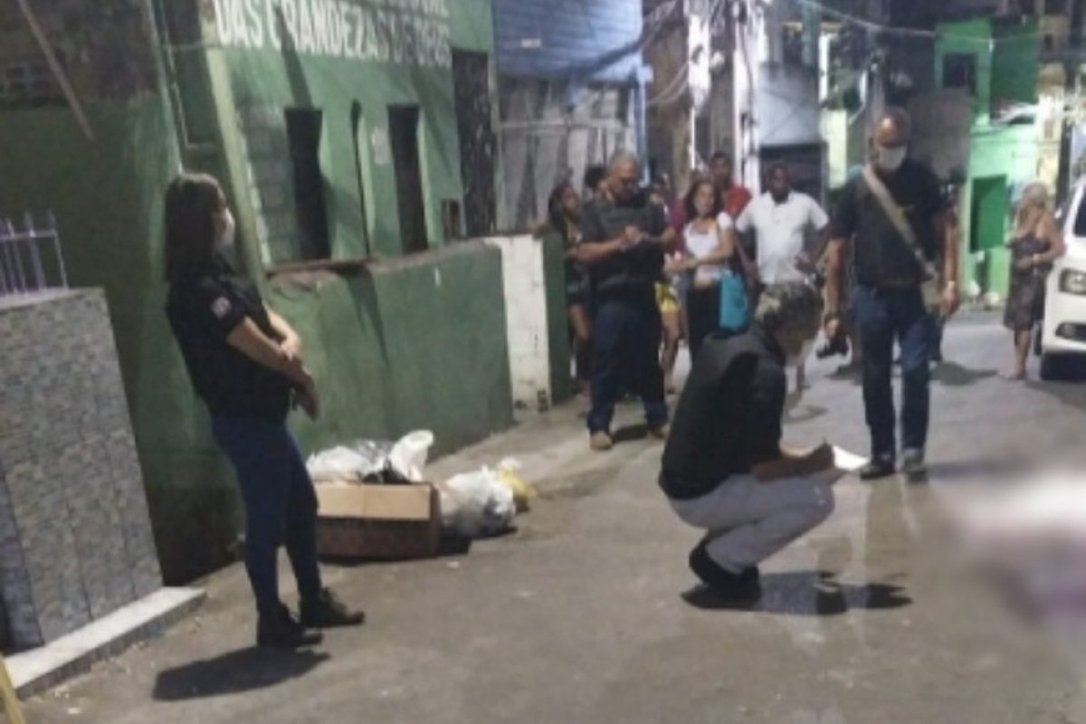 [Vídeo: Nove pessoas são baleadas em ataque armado no bairro de Capelinha de São Caetano, em Salvador]