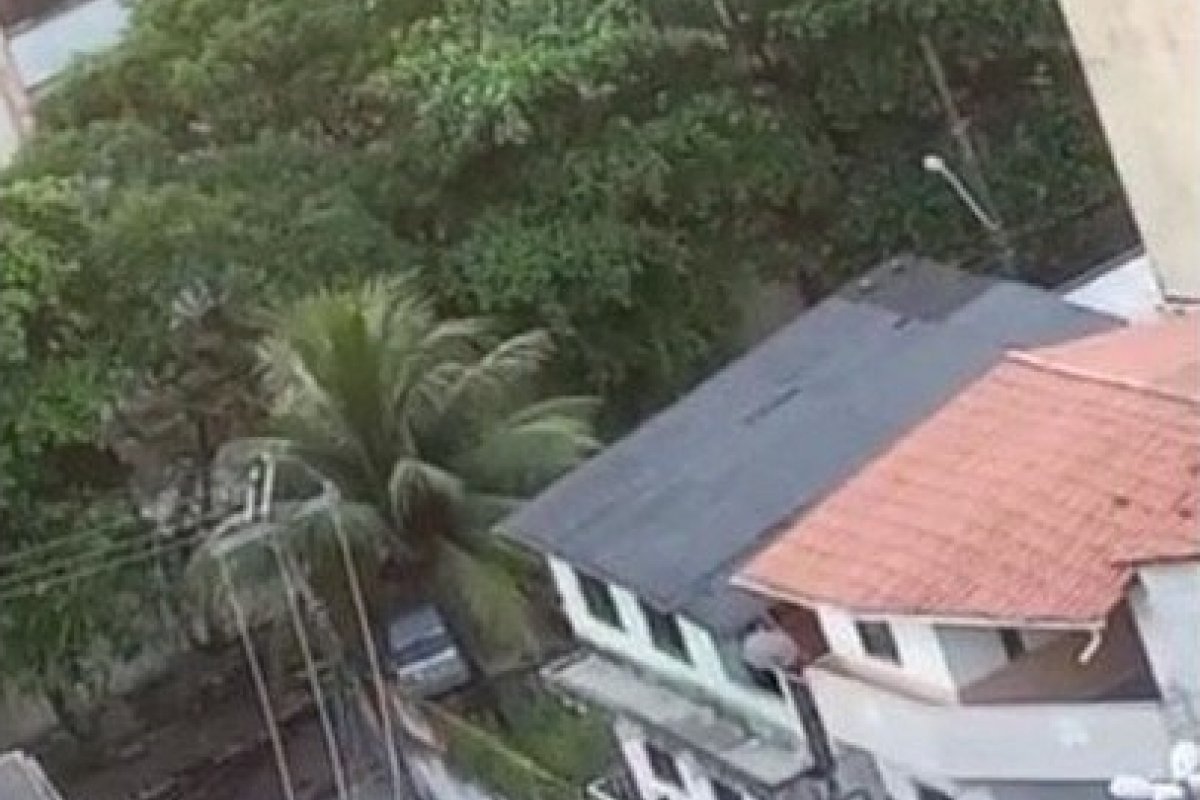 [SSP determina investigação de PMs filmados executando homem rendido em Salvador]
