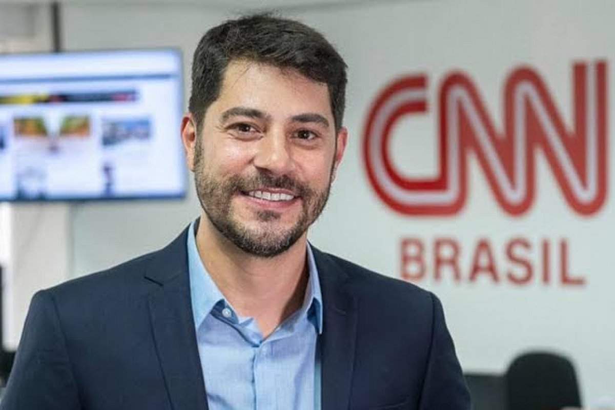 [Após ser demitido da CNN Brasil, Evaristo Costa quer indenização de R$ 300 mil]