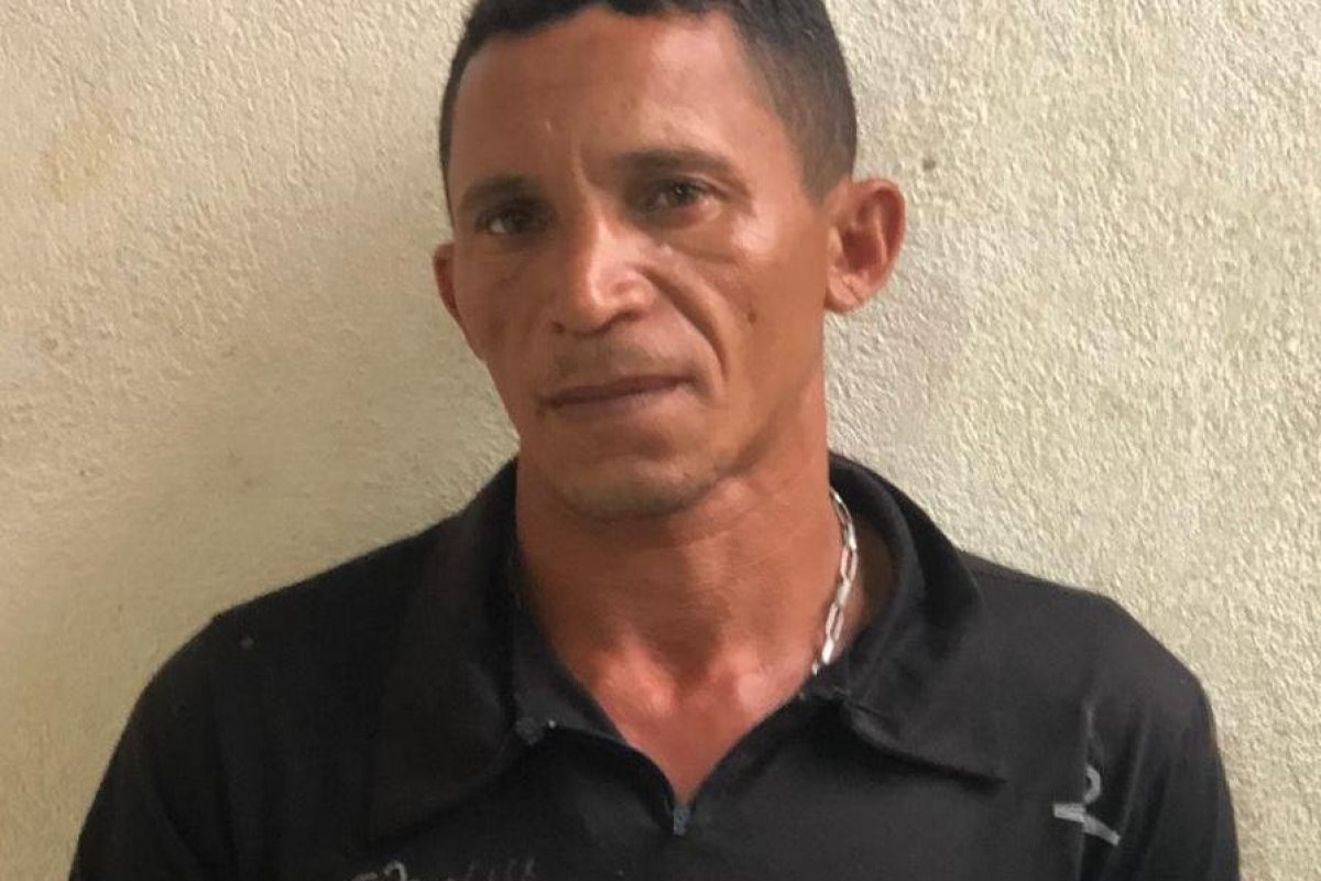 [Homem é preso suspeito de estuprar enteada em município baiano]