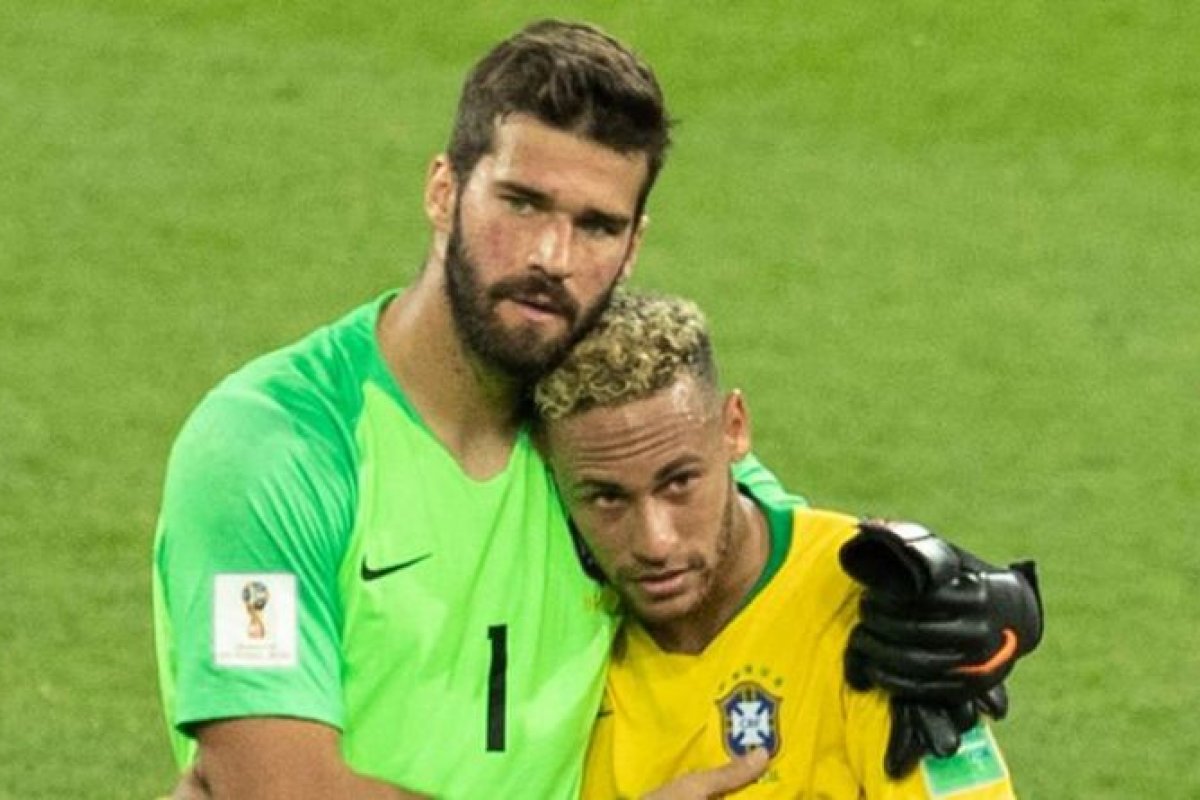 [ Alisson e Neymar compõem lista de 'melhores do ano' da Fifa]