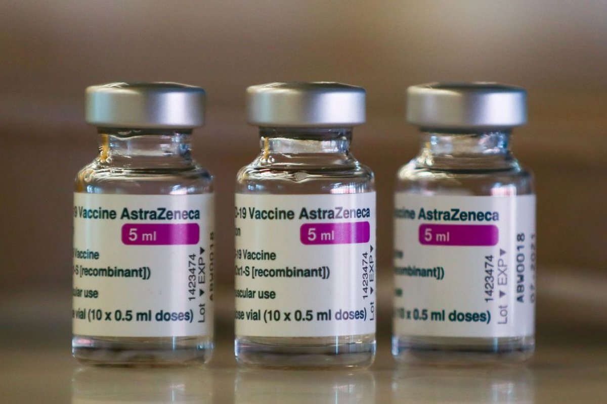 [Governo Federal recebe remessa com 2,9 milhões de doses da vacina AstraZeneca]