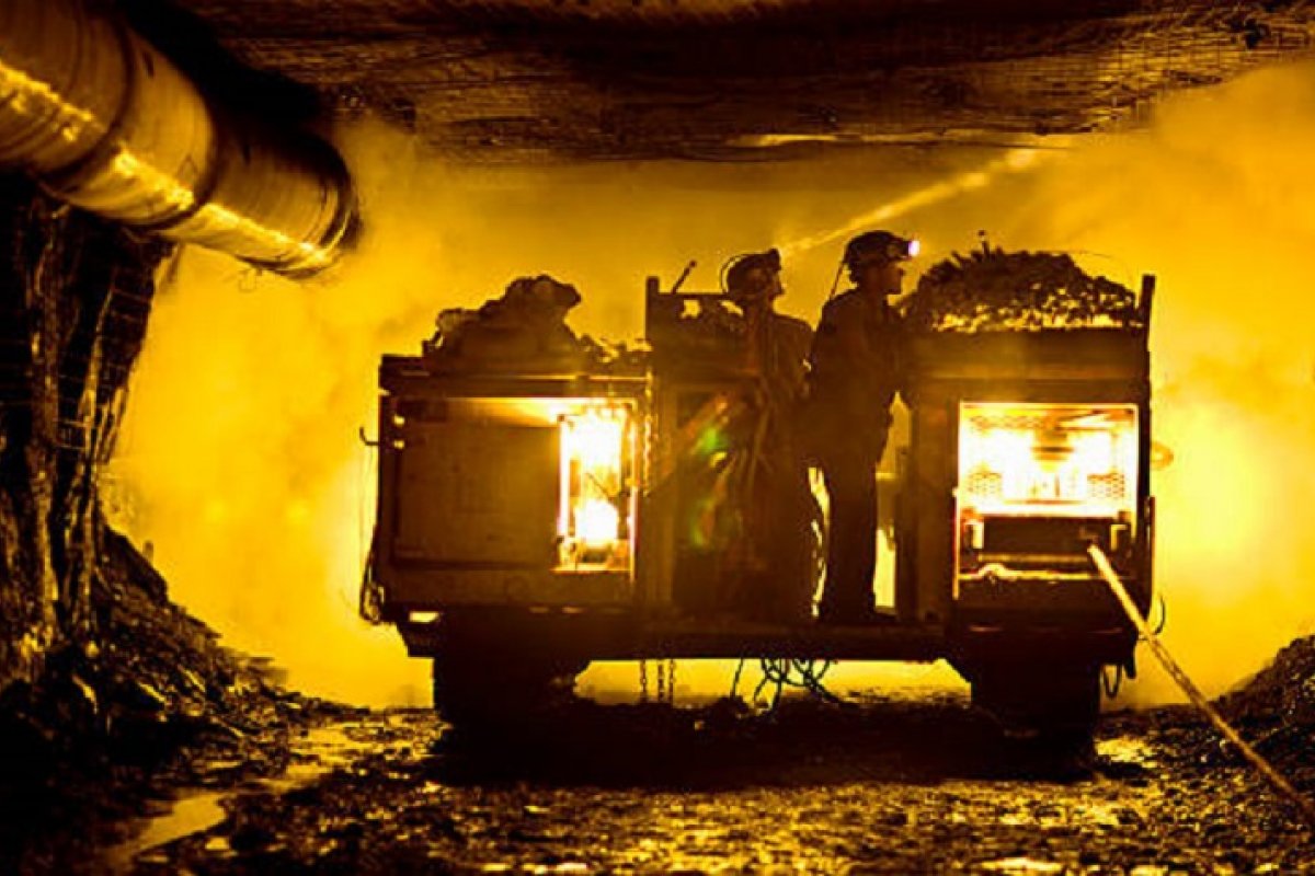 [Acidente em mina de carvão deixa 6 mortos e 49 desaparecidos na Sibéria]