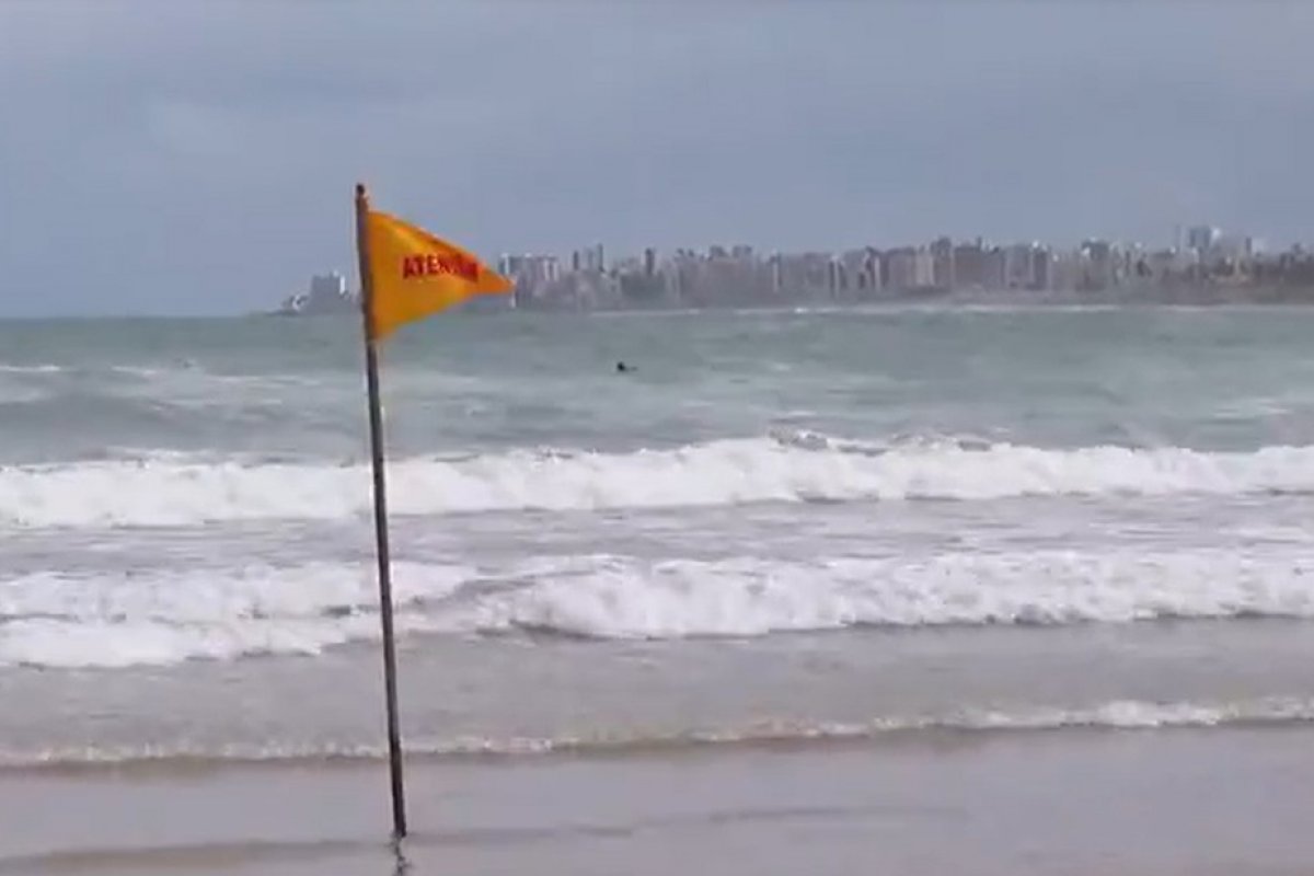 [ Marinha alerta sobre ventos de até 65km/h no sul da Bahia ]