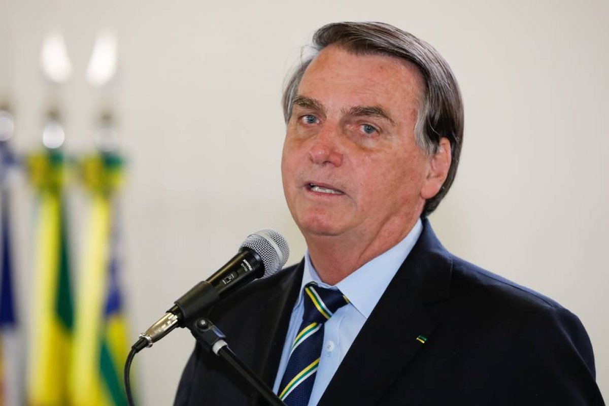 [Bolsonaro envia ao Congresso projeto de abertura de R$ 2,8 bilhões para Auxílio Emergencial ]