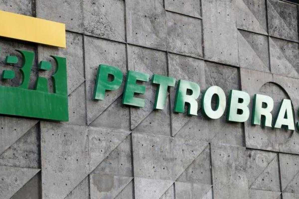 [Senado vota projeto que trata política de preços da Petrobras]